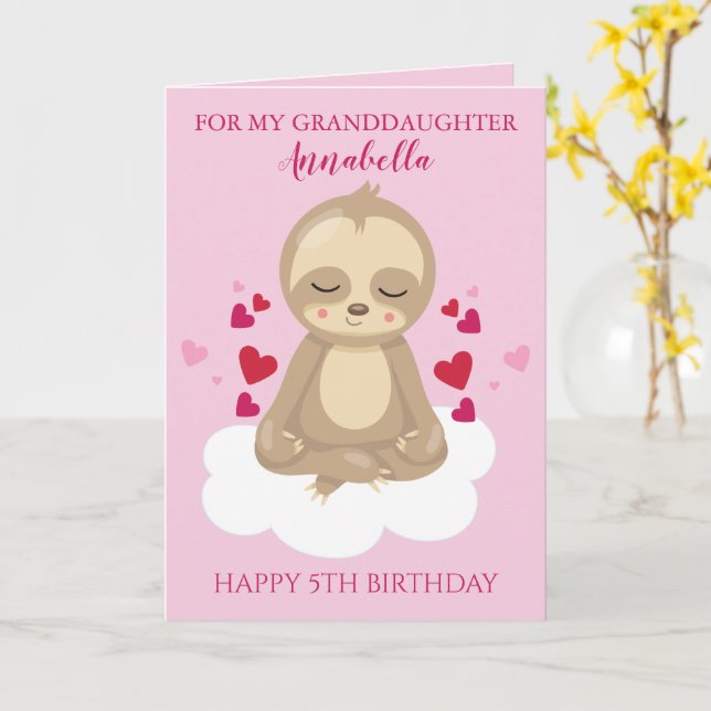 Granddotter Sloth Birthday Kort (Gul blomma)