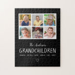 Grandföräldrar 6 Photo Collage Personlig Black Pussel<br><div class="desc">Det här keepépusslet är en roligt gåva till mor- och farföräldrar. Den har en 6-foto-ram-kollage för bilder och deras barnbarn. Utformningen erbjuder anpassningsbar för barnbarnbarnens namn. Bakgrunden färg är svart.</div>