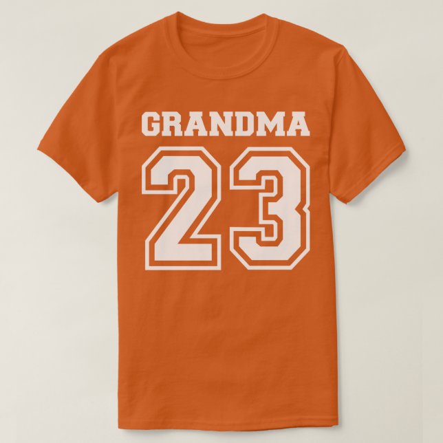 Grandma 2023 for gravid Notice T Shirt (Design framsida)