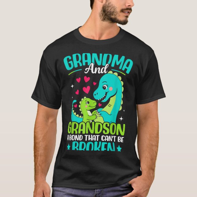 Grandma And Grandson A Bond That Can't Be Broken D T Shirt (Framsida)