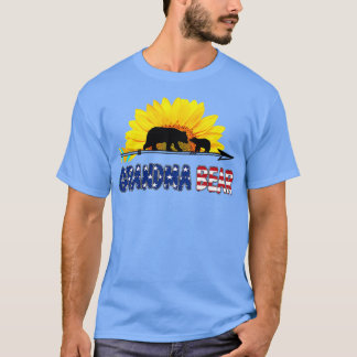 Grandma Bear Flower Flagga av 4:e juli T Shirt