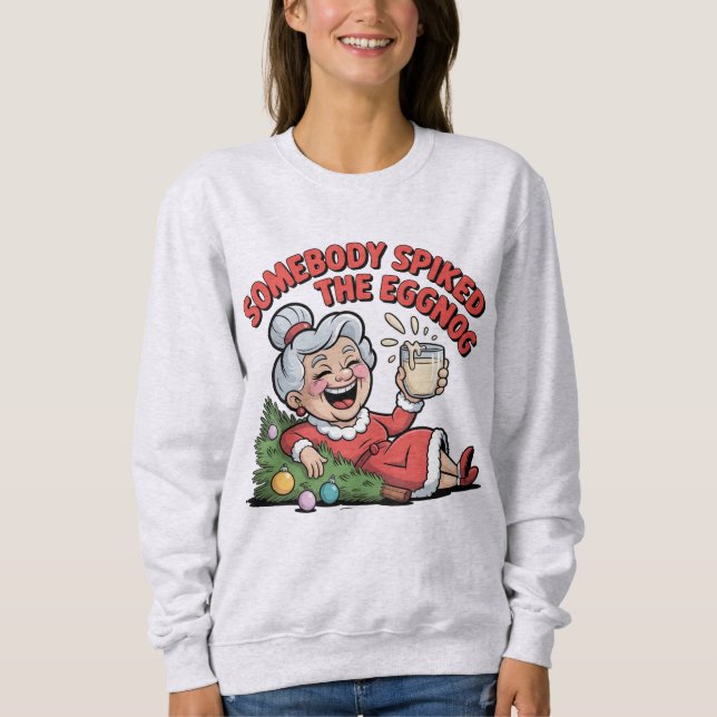 GRANDMA DRINKING EGGNOG  T SHIRT (Framsida)
