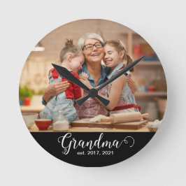 Grandma Established Script Gift Photo Rund Klocka