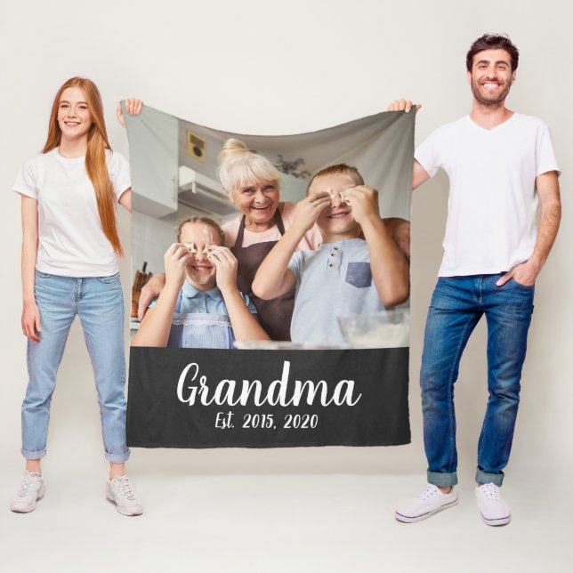 Grandma Established White Script Photo Fleecefilt (På plats)