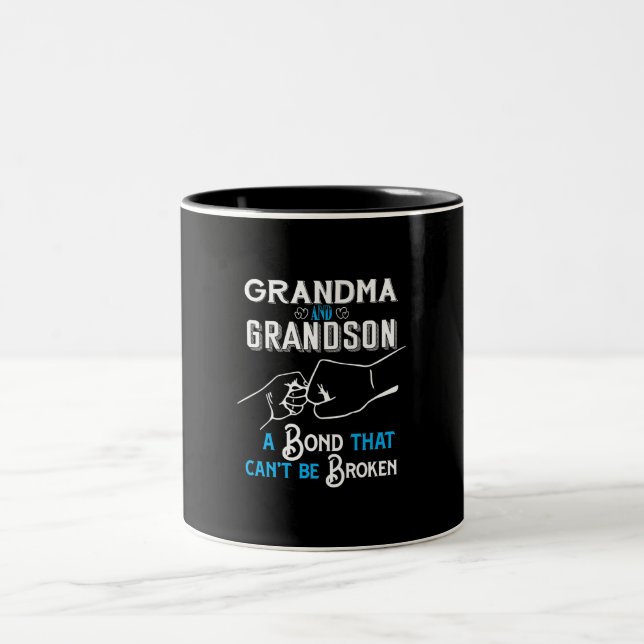 Grandma & Grandson Bond Premium Två-Tonad Mugg (Center)