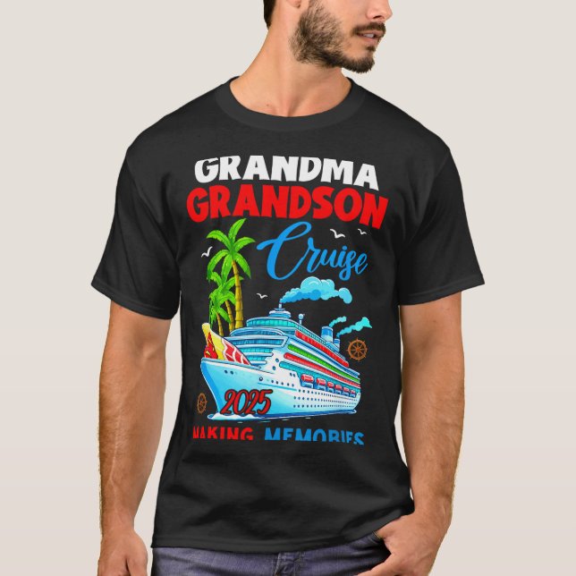 Grandma Grandson Cruise 2025 Memories Christmas Fa T Shirt (Framsida)