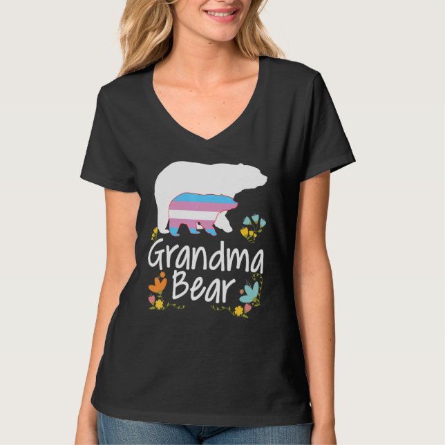Grandma Lgbt Bear Transgender Rainbow Lgbt Gay Les T Shirt (Framsida)