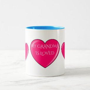 GRANDMA med rosa hjärtan kaffe eller te mugg. Två-Tonad Mugg