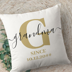 Grandma Monogram, Elegant Script Subtle Ochre Kudde
