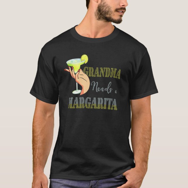 Grandma Needs A Margarita Mors dag Cocktail T Shirt (Framsida)