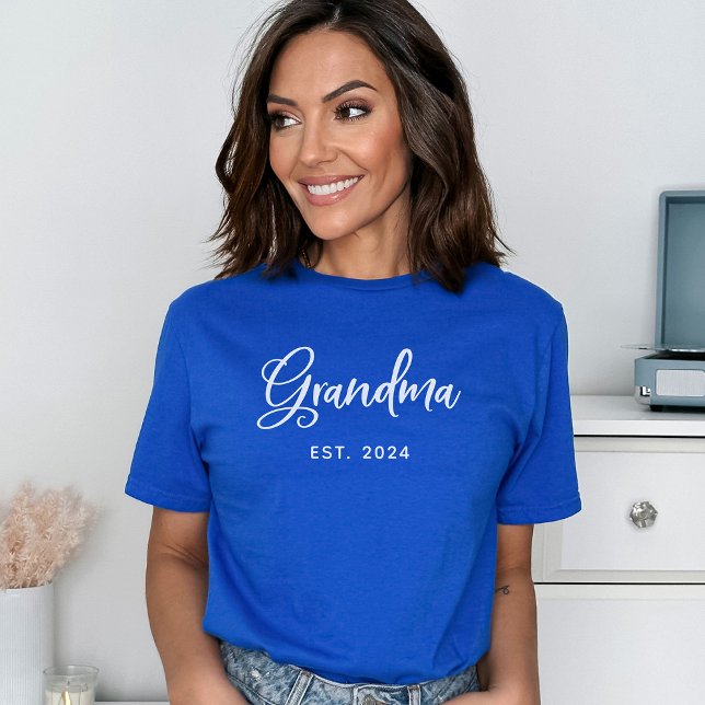 Grandma | Öst. Datum i Snyggt-skript T Shirt (Skapare uppladdad)