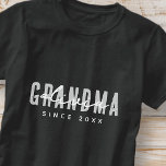 Grandma sedan 20XX Modern enkel Preppy T Shirt<br><div class="desc">Denna enkla och moderna utformning består av sanserif-typografi.</div>
