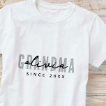 Grandma sedan 20XX Modern enkel Preppy T Shirt<br><div class="desc">Denna enkla och moderna utformning består av sanserif-typografi.</div>