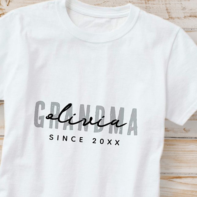 Grandma sedan 20XX Modern enkel Preppy T Shirt (Skapare uppladdad)