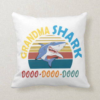 Grandma Shark doo dooo dooo Kudde