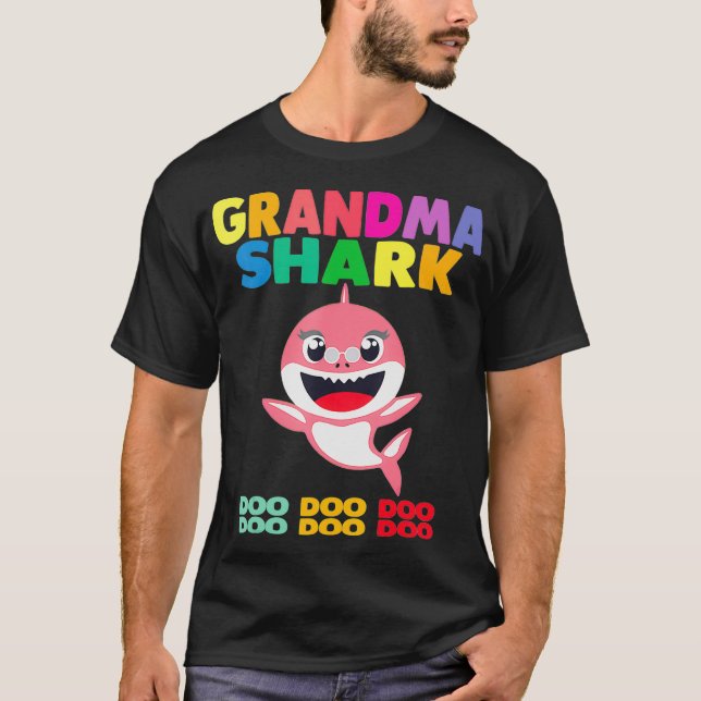Grandma Shark Gift Cute Baby Shark Design Family S T Shirt (Framsida)