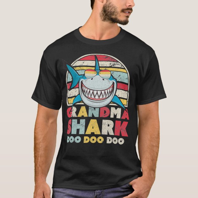 Grandma Shark Gift for Nan T Shirt (Framsida)