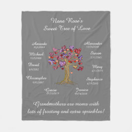 Grandma Träd Hearts White on Grått 10 Namn & Data Fleecefilt