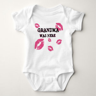 GRANDMA VAR HÄR BABY KISSES  T SHIRT