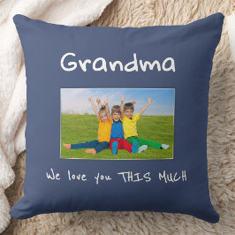 Grandma We Love You Fun Kids Photo Christmas Gift Kudde