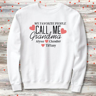 Grandma with Red Hearts & Barnbarn Namn T Shirt