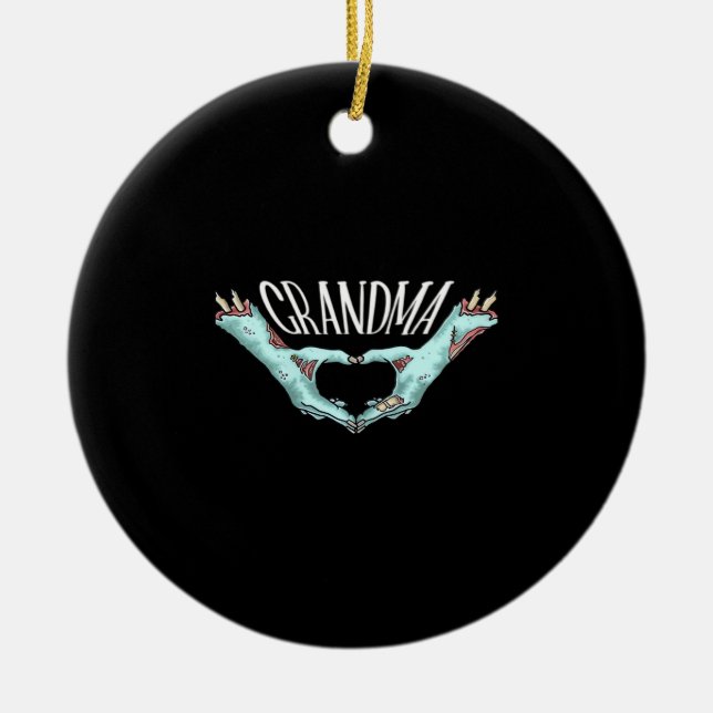 Grandma Zombie Hand Heart Halloween Costume Family Julgransprydnad Keramik (Framsidan)