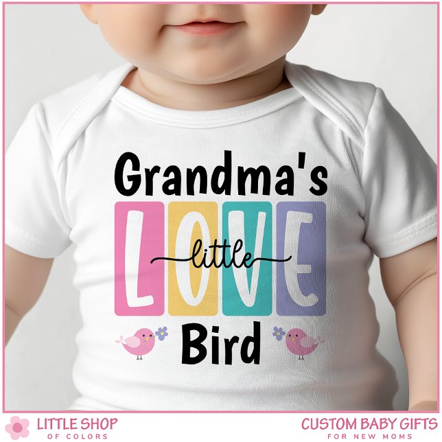 Grandma's Little Love Bird Custom Girl's T Shirt (Skapare uppladdad)
