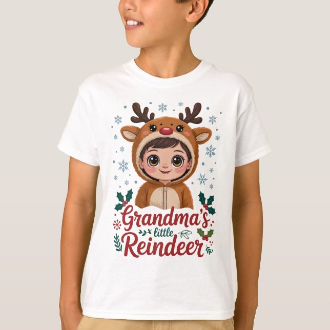 Grandma's Little Reindeer Christmas Gifts T Shirt (Framsida)