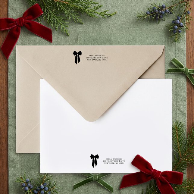 Grandmillennial Bow Classic Returadress Självfärgande Stämpel (Address Stamp from the Grandmillenial Botanical Bow Christmas collection by Darling & May)