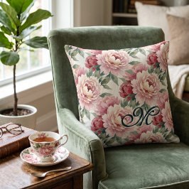 Grandmillennial Peonior | Blush Cream Monogram Kudde