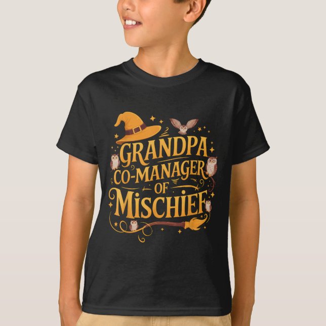 Grandpa Co-manager Of Mischief Birthday Family Mat T Shirt (Framsida)