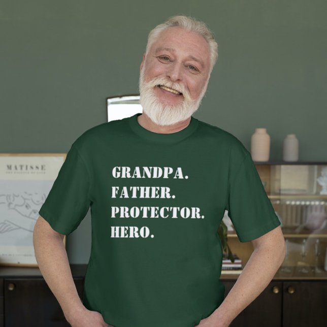 Grandpa Far Protector Hero Text Fars dag T Shirt (Skapare uppladdad)
