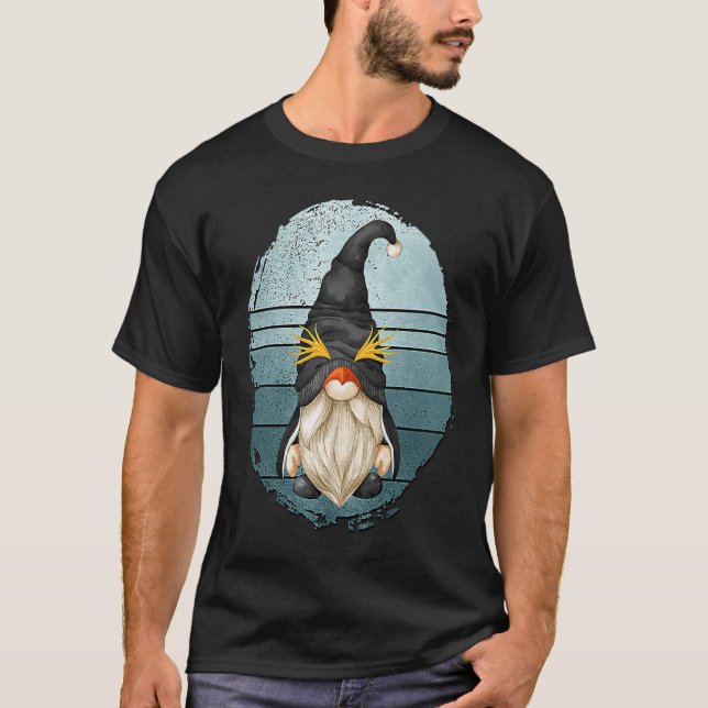 Grandpa Penguin Gnome Retro Sunset Graphic For Pen T Shirt (Framsida)
