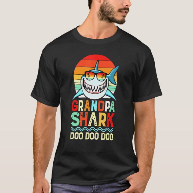 Grandpa Shark Doo Doo Doo Doo T Shirt (Framsida)