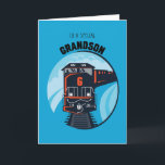 Grandson 6e Birthday Tåg på Blue Kort<br><div class="desc">Dieseln tåg är på väg runt benen att önska en speciell barnson en mycket speciell 6e-födelsedag! Tåg är svart,  rött och grått och färdas på blå bakgrund.</div>