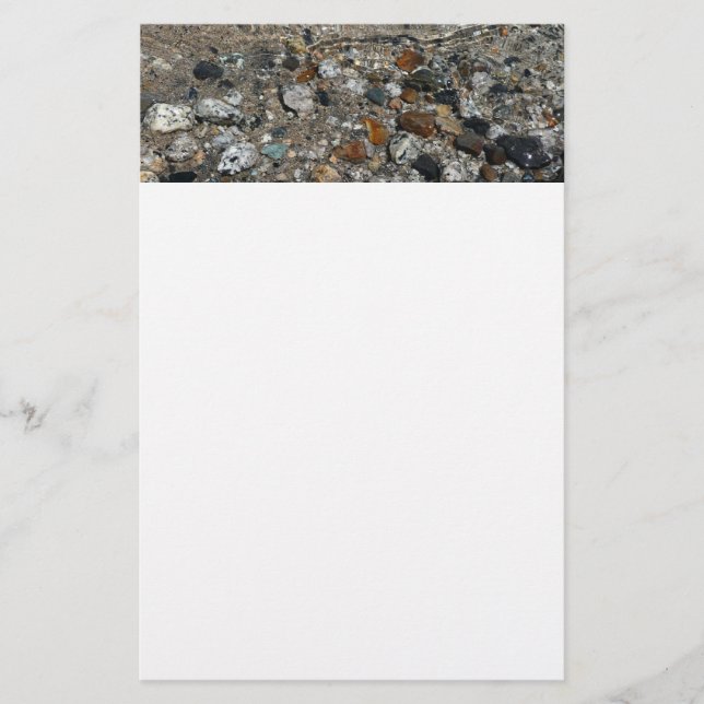 Graniterade Småstarna i Tenaya Sjö vid Yosemite Brevpapper (Framsida)