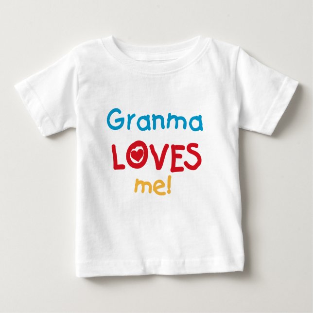 Granma älskar mig T-tröja och gåvor T Shirt (Framsida)