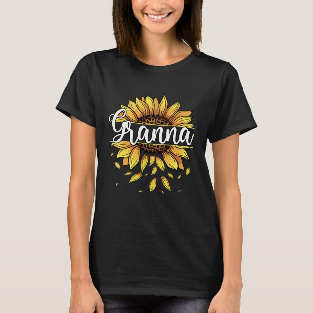 Granna With Yellow Sunflower Floral Graphic Mother T Shirt (Framsida)