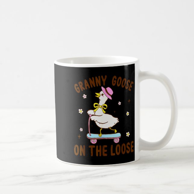 Granny Goose On The Loose Funny Birthday Matching  Kaffemugg (Höger)