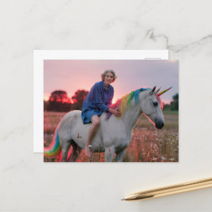 Granny och Hennes Unicorn i Meadow Vykort