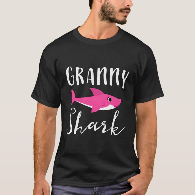 Granny Shark Grandma Grandmor K Shark T Shirt (Framsida)
