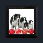 Gräns Collie Hundar med röda julprydnader Smyckeskrin<br><div class="desc">Gräns Collie Hundar med röda julprydnader. Särskilt designat för Gräns Collie älskare att fira jul.</div>