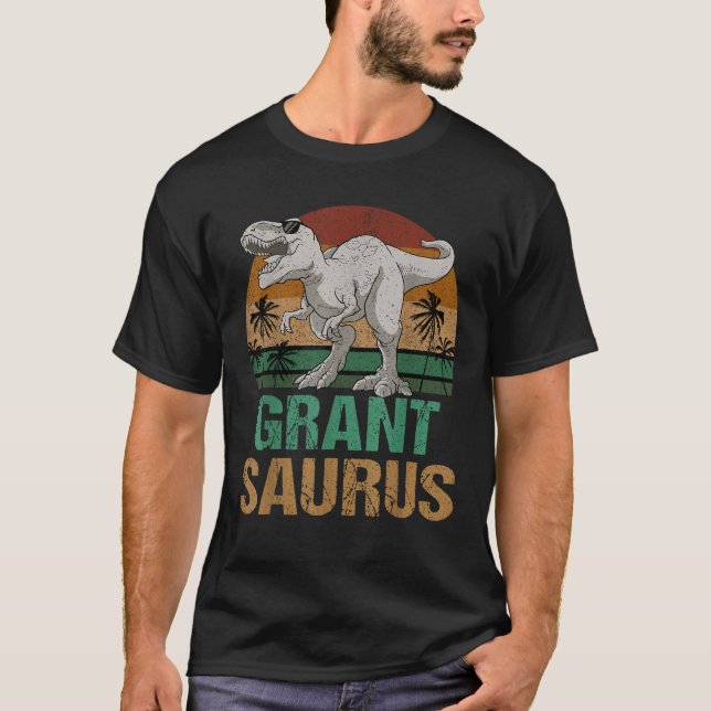 Grant Saurus Dinosaur T Rex First Namn Personalize Shirt (Framsida)