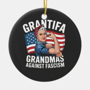 Grantifa Mormor Mot Fascism Ingen Kung USA Julgransprydnad Keramik