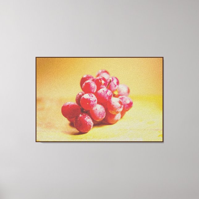 "Grape" Cute Photo. Köp nu Canvastryck (Framsida)