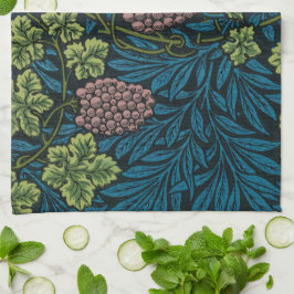  Grapevines with clusters of pink grapes  Kökshandduk