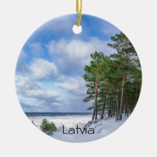 Gräs-skogen nära havsområdet kusten i Lettland Julgransprydnad Keramik