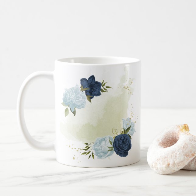 Gråsej, dammig, blå blommigt kaffemugg (Med munk)