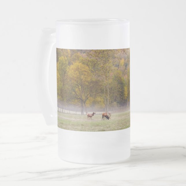 Grasing Elk Couple Frosted Beer Mugg (Framsida vänster)