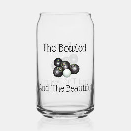 Gräsmatta Bowls Bowled och den vackra,